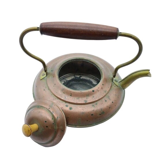 Vintage Copper Kettle with Wooden Handle Made in Holland - Picture 2 of 5